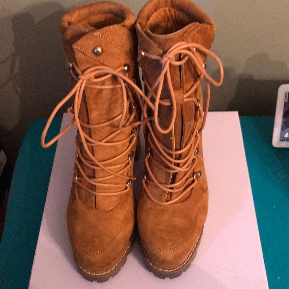 Liliana Tan Ankle Boots with Lace-Up Design